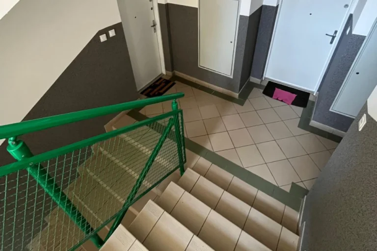Kompleksowa modernizacja klatek schodowych – osiedle przy ul. Brzezińskiej we Wrocławiu